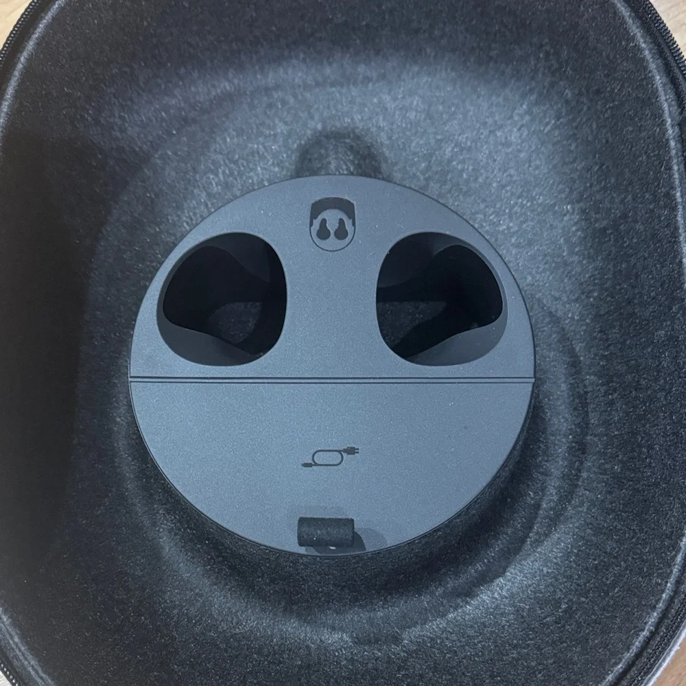 New Gray Oval VR Travel Case